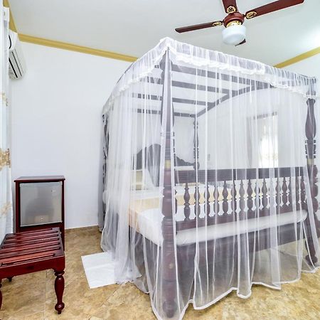 Simon'S Lodge Хикадува Екстериор снимка
